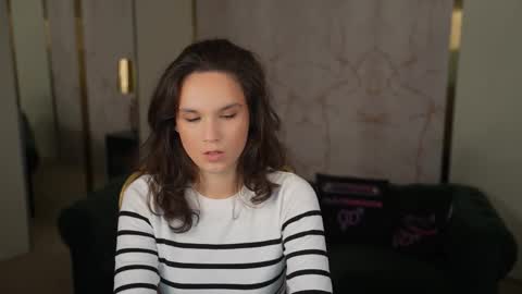 Sweet girls online show from November 14, 2025, 12:37 pm