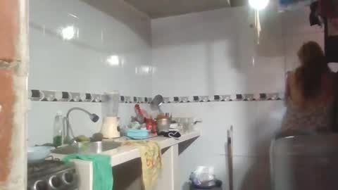 anabella_00 online show from April 16, 2026, 9:39 pm