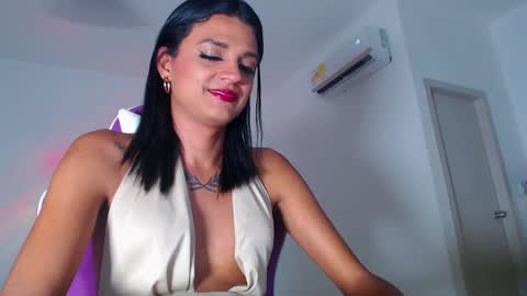 Snapshot of anabellabonariva chatting on December 15, 2024, 2:30 am Anabella online show from December 15, 2024, 2:30 am