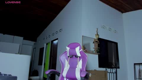 Snapshot of anabellabonariva chatting on December 3, 2025, 12:07 am Anabella online show from December 3, 2025, 12:07 am