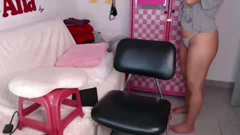 Ana online show from November 12, 2025, 10:48 am