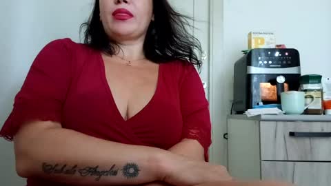 Snapshot of anabellovee chatting on August 7, 2026, 12:18 pm ANABELLOVEE online show from August 7, 2026, 12:18 pm