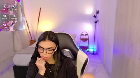 ANABEL WOLF  online show from October 30, 2025, 4:08 pm