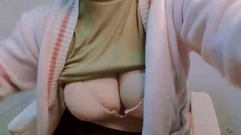 anacutieee online show from February 10, 2026, 2:04 am