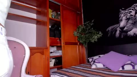 Snapshot of anahi__18 chatting on May 5, 2026, 2:30 am Anahi online show from May 5, 2026, 2:30 am