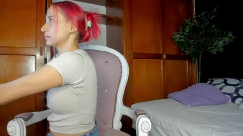 Snapshot of anahi__18 chatting on May 7, 2026, 2:50 am Anahi online show from May 7, 2026, 2:50 am