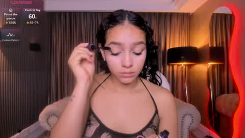 Snapshot of anahi_curlie1 chatting on May 22, 2026, 11:05 am Anahi Curlie online show from May 22, 2026, 11:05 am