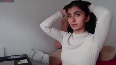 Snapshot of anahibrowns95 chatting on June 1, 2026, 6:09 pm Anahi Browns online show from June 1, 2026, 6:09 pm
