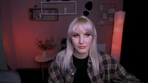Anais online show from October 23, 2025, 7:56 pm