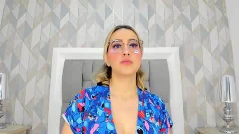 Snapshot of anais_cooper chatting on February 1, 2025, 11:32 am online show from February 1, 2025, 11:32 am