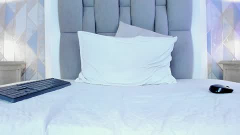 Snapshot of anais_cooper chatting on March 9, 2025, 2:43 pm online show from March 9, 2025, 2:43 pm