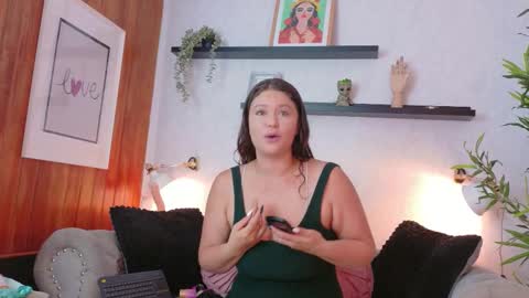 Anaise  online show from November 7, 2025, 11:32 am