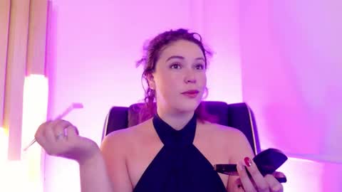 Anaise  online show from December 16, 2025, 11:37 am