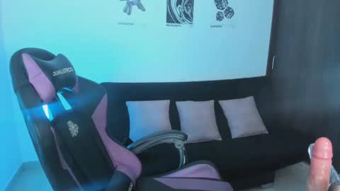Snapshot of anakiss1 chatting on March 7, 2025, 6:13 am help me to get 100 thumps up online show from March 7, 2025, 6:13 am