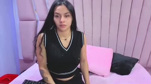 AbbyAndAntonela online show from December 4, 2025, 11:08 am