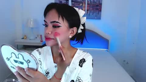 analisa online show from October 12, 2025, 4:50 pm