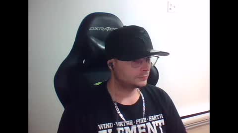 anarchyy1994 online show from April 14, 2026, 10:32 am