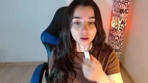 Snapshot of anarosse__ chatting on June 18, 2026, 2:34 am ana 3 online show from June 18, 2026, 2:34 am