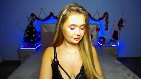 Snapshot of anastacyyellig chatting on December 18, 2024, 2:10 am anastacyyellig online show from December 18, 2024, 2:10 am