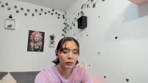 Snapshot of anastasia_tuya chatting on March 25, 2026, 1:33 am anastasia online show from March 25, 2026, 1:33 am