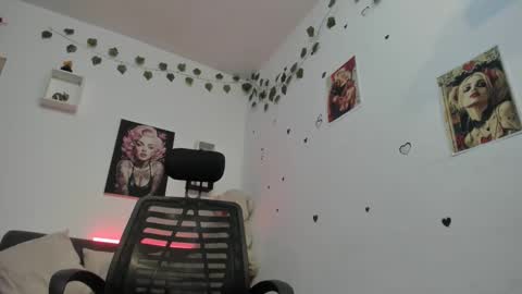 Snapshot of anastasia_tuya chatting on April 26, 2026, 11:02 pm anastasia online show from April 26, 2026, 11:02 pm