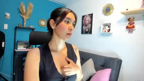 Snapshot of anastasia_tuya chatting on July 15, 2026, 9:53 pm anastasia online show from July 15, 2026, 9:53 pm