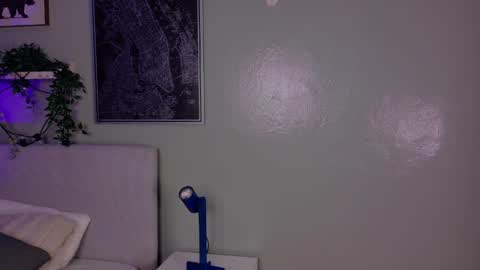 Kendra  online show from April 10, 2026, 10:09 am