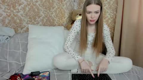 Snapshot of anayalowe chatting on April 22, 2026, 10:17 am anayalowe online show from April 22, 2026, 10:17 am