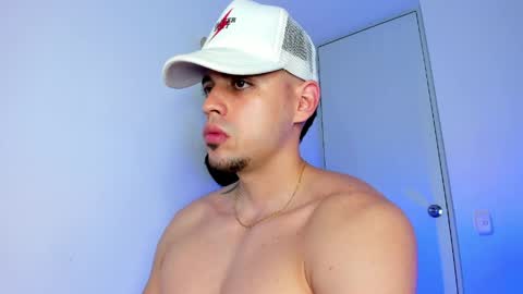 Snapshot of ander_perez chatting on May 2, 2026, 11:32 pm ANDER online show from May 2, 2026, 11:32 pm