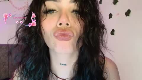 Snapshot of andra_rosse chatting on June 6, 2026, 8:08 am Andra de la Rosse online show from June 6, 2026, 8:08 am