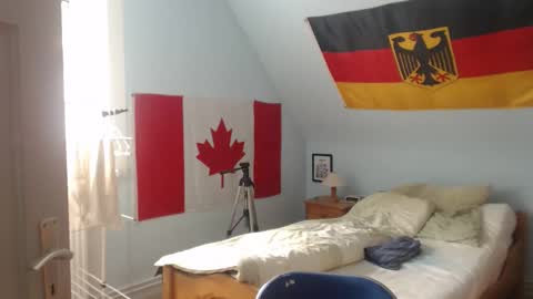 Snapshot of andre124231 chatting on September 17, 2025, 11:34 am Andre online show from September 17, 2025, 11:34 am