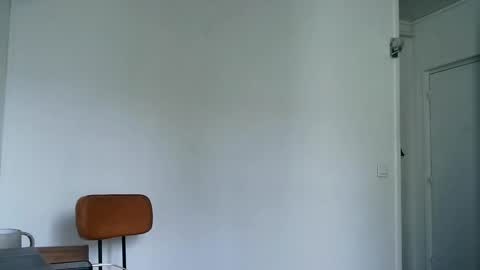 Snapshot of andre_m12 chatting on May 21, 2026, 8:43 am Andrew m12 online show from May 21, 2026, 8:43 am