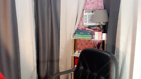 andrea06121998 online show from March 14, 2026, 12:21 pm