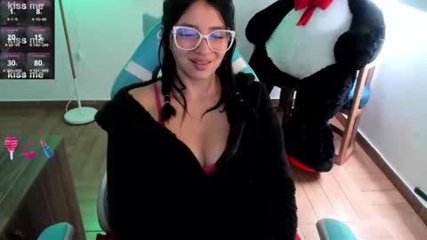 andrea_bonnie online show from March 4, 2025, 2:53 pm