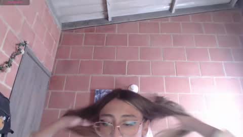 Snapshot of andrea_camila chatting on October 2, 2025, 4:14 pm Andrea  online show from October 2, 2025, 4:14 pm