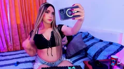 Andrea  online show from February 6, 2026, 1:25 pm