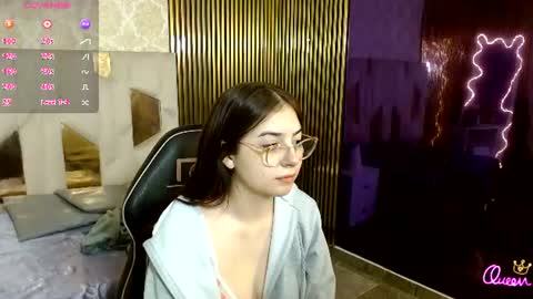 Snapshot of andrea_tay1 chatting on June 15, 2026, 11:45 am andrea_tay1 online show from June 15, 2026, 11:45 am