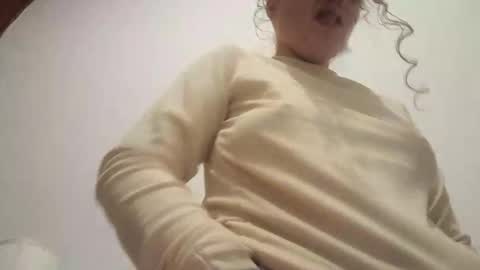 Snapshot of andreamartinssean2018 chatting on June 10, 2026, 6:45 am andreamartinssean2018 online show from June 10, 2026, 6:45 am
