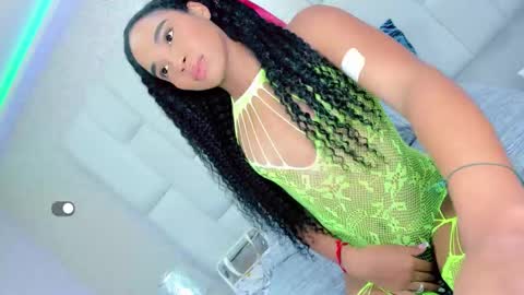 andreayano online show from November 9, 2025, 5:17 am