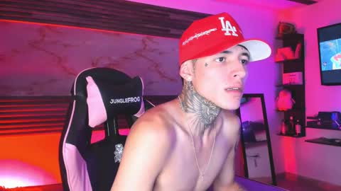 Snapshot of andrees_s chatting on March 1, 2026, 12:29 pm andrees_s online show from March 1, 2026, 12:29 pm