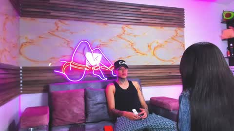 andrees_s online show from April 18, 2026, 7:51 pm