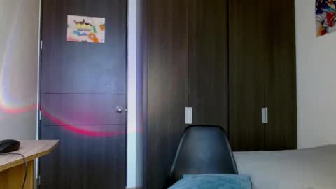 Snapshot of andreew_santana chatting on October 2, 2025, 1:29 pm Andrew online show from October 2, 2025, 1:29 pm