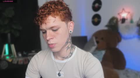 Snapshot of andreewwolffman chatting on September 12, 2025, 12:33 am Andrew online show from September 12, 2025, 12:33 am