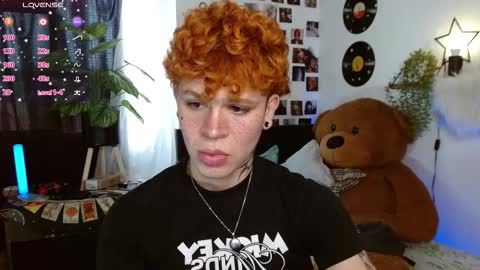 Snapshot of andreewwolffman chatting on September 20, 2025, 8:32 pm Andrew online show from September 20, 2025, 8:32 pm