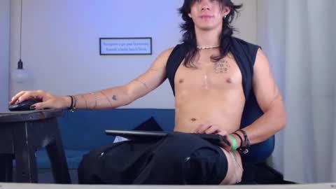 Snapshot of andreey50 chatting on December 23, 2024, 1:29 am Andrey online show from December 23, 2024, 1:29 am