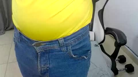 andres180950734 online show from February 3, 2026, 11:15 am