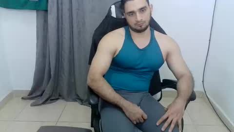 andres180950734 online show from May 30, 2026, 12:30 am