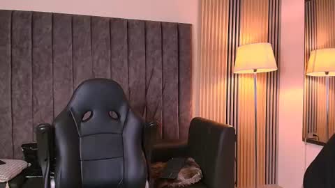Snapshot of andres_stud chatting on July 7, 2026, 4:04 am andres_stud online show from July 7, 2026, 4:04 am