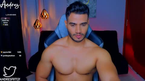 Snapshot of andresfiit chatting on December 19, 2024, 1:29 pm Andres online show from December 19, 2024, 1:29 pm