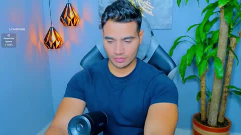 Snapshot of andresfiit chatting on September 10, 2025, 1:49 am Andres online show from September 10, 2025, 1:49 am